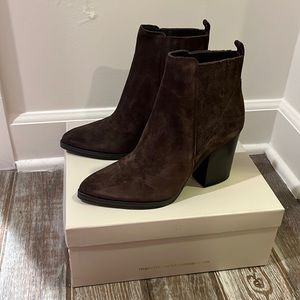 NWT! Marc Fisher Mlalva Brown suede bootie!
